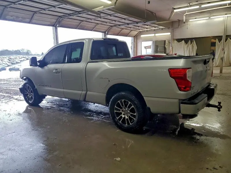 2020 NISSAN TITAN SV  