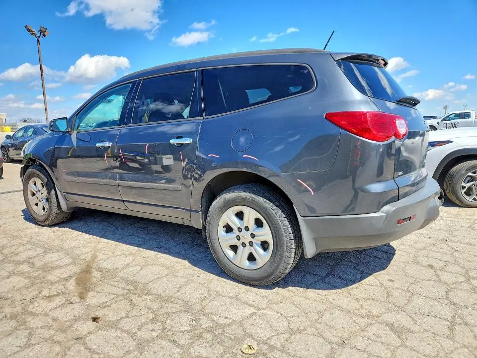 2011 CHEVROLET TRAVERSE LS  
