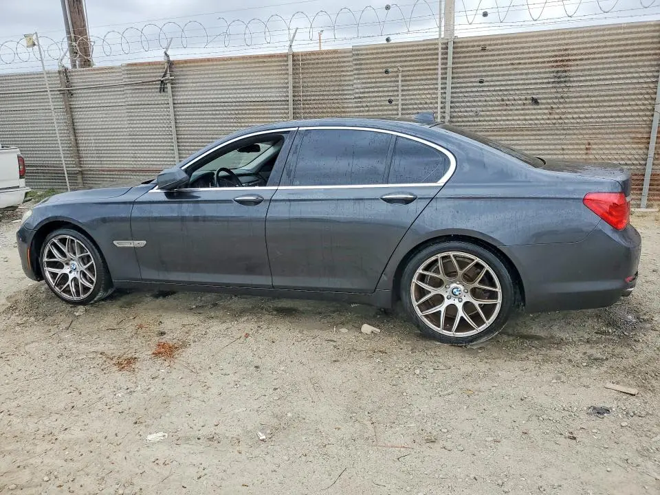2011 BMW 750 XI  