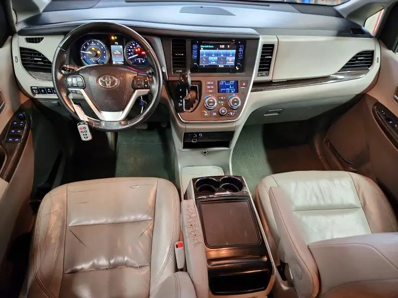 2015 TOYOTA SIENNA XLE 8-PASSENGER  