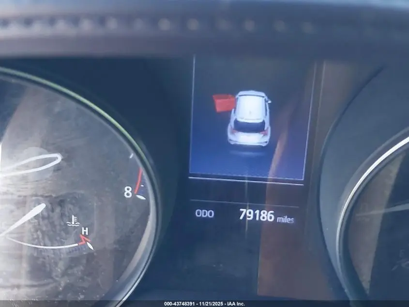 2020 TOYOTA C-HR XLE