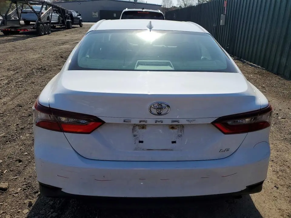 2022 TOYOTA CAMRY LE  
