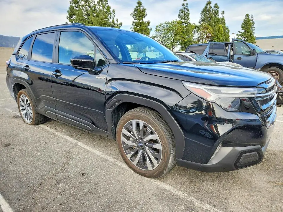 2025 SUBARU FORESTER TOURING  