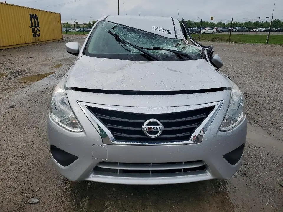 2018 NISSAN VERSA SV  