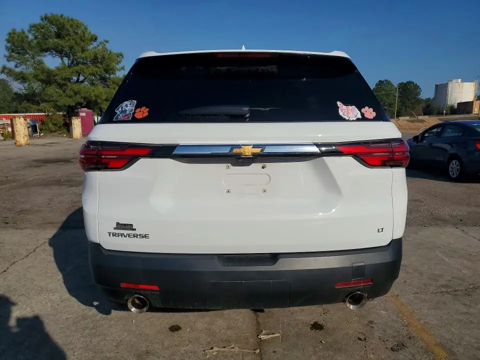2023 CHEVROLET TRAVERSE LT  