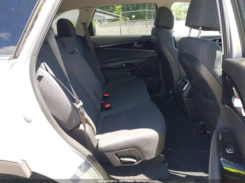 2017 KIA SORENTO 2.4L LX