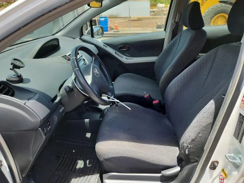 2010 TOYOTA YARIS BASE  