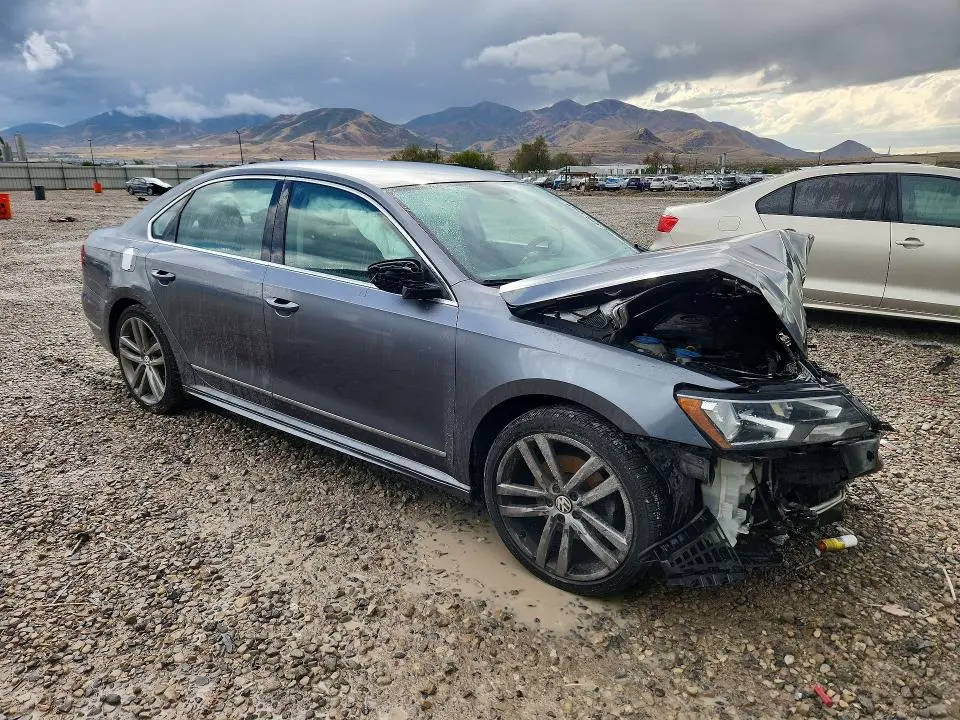 2016 VOLKSWAGEN PASSAT S  