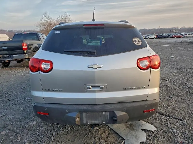 2010 CHEVROLET TRAVERSE LT  