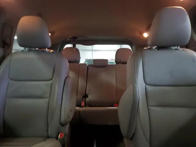 2017 TOYOTA SIENNA XLE  