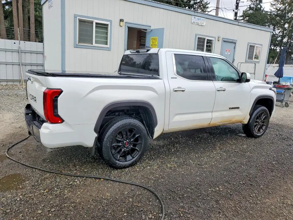 2023 TOYOTA TUNDRA CREWMAX LIMITED  