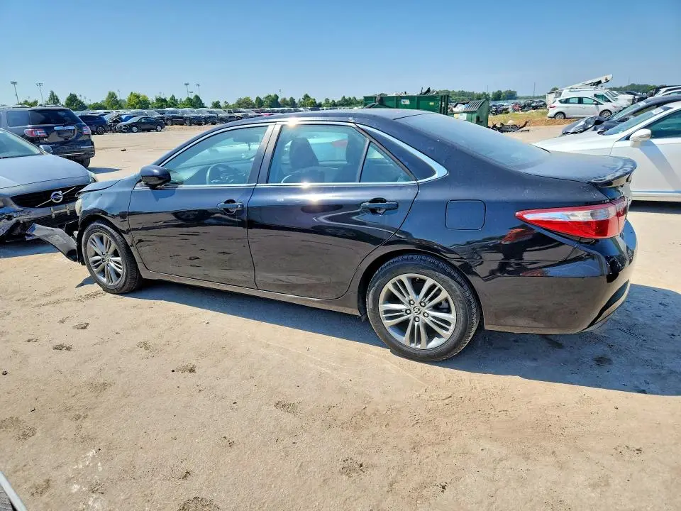 2015 TOYOTA CAMRY SE  