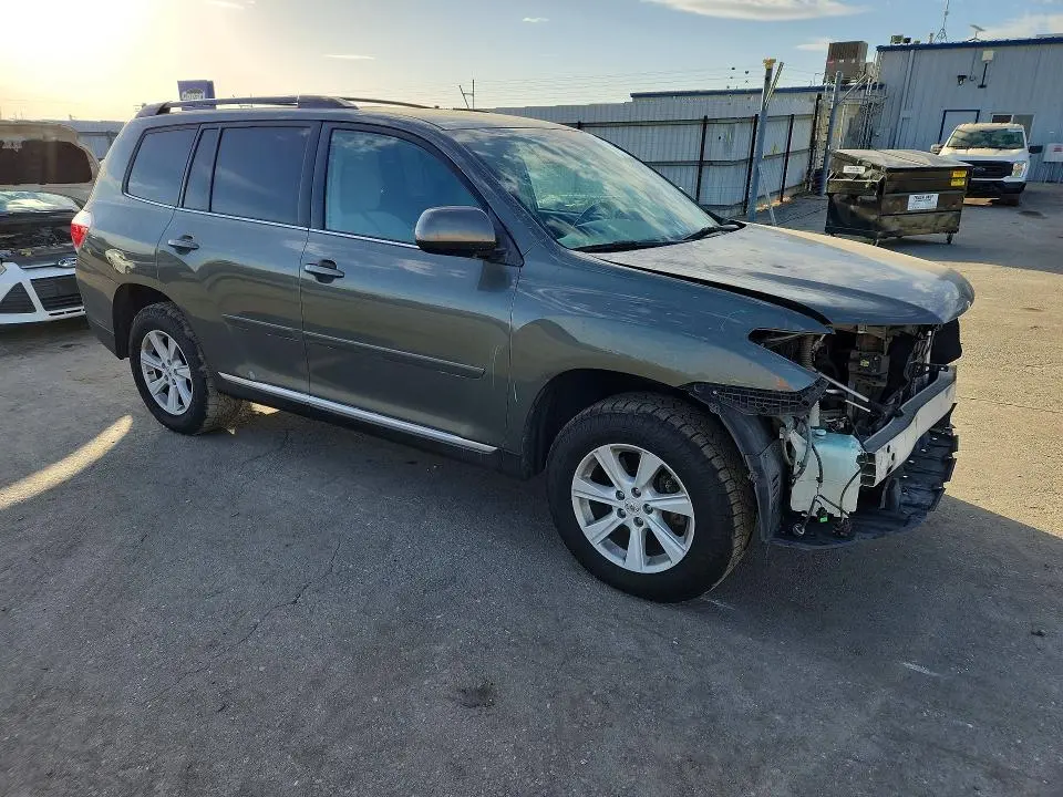 2013 TOYOTA HIGHLANDER PLUS  