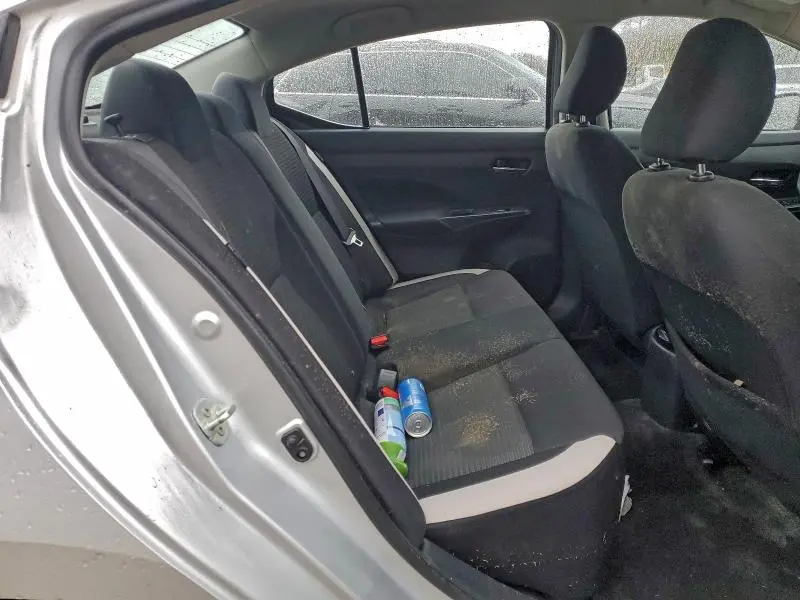 2022 NISSAN VERSA SV  