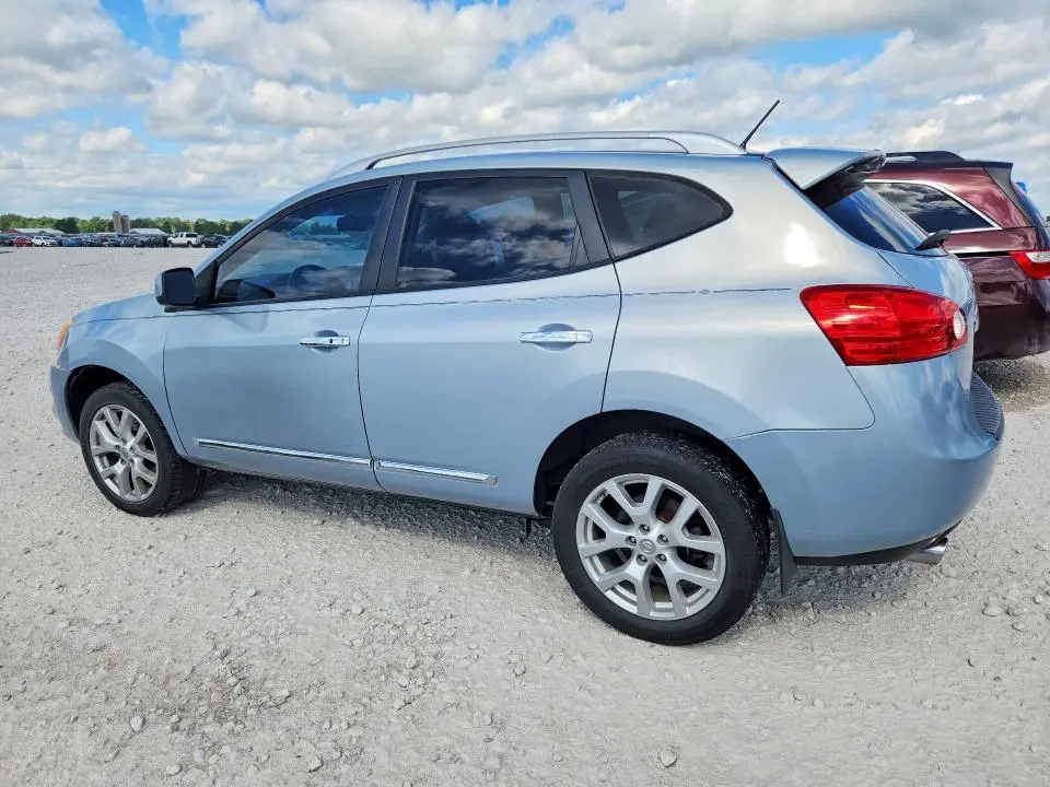 2013 NISSAN ROGUE S  