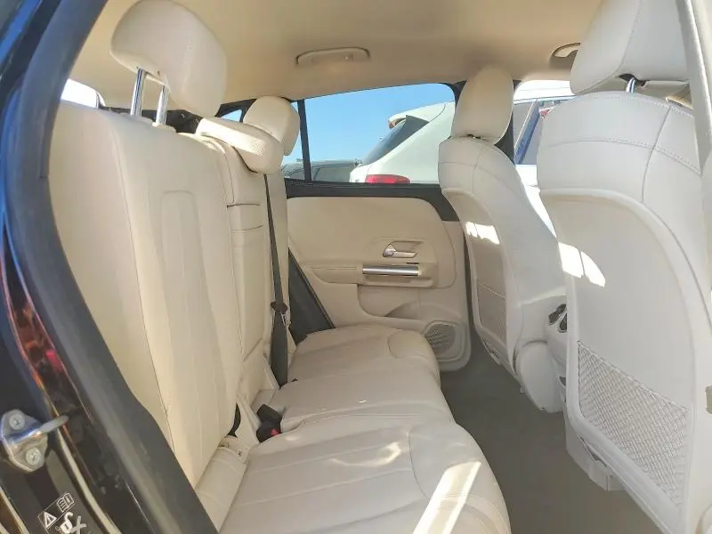 2021 MERCEDES-BENZ GLA 250 4MATIC  