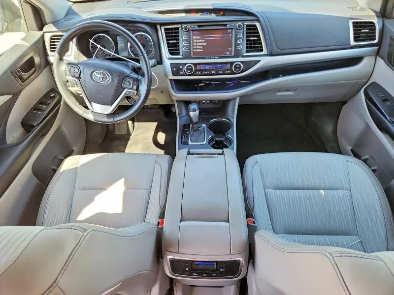 2019 TOYOTA HIGHLANDER LE PLUS  