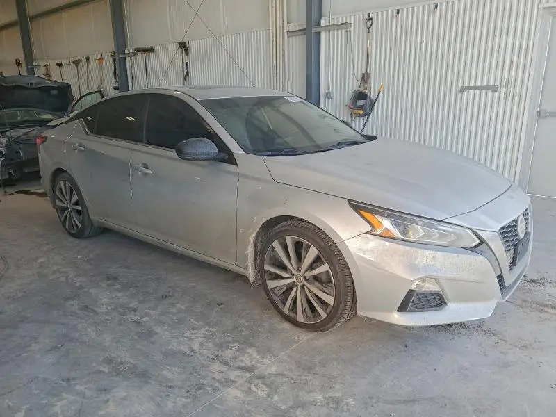 2019 NISSAN ALTIMA SR  
