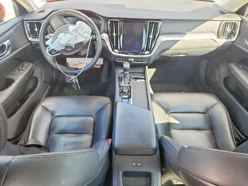 2019 VOLVO S60 T6 MOMENTUM  