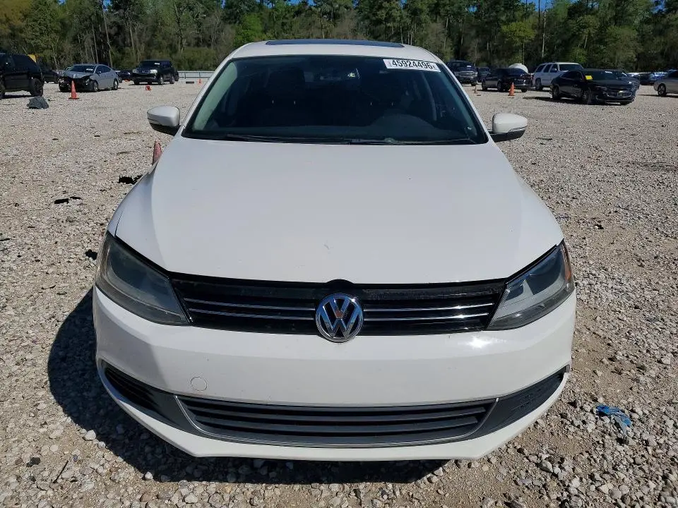 2013 VOLKSWAGEN JETTA SE  