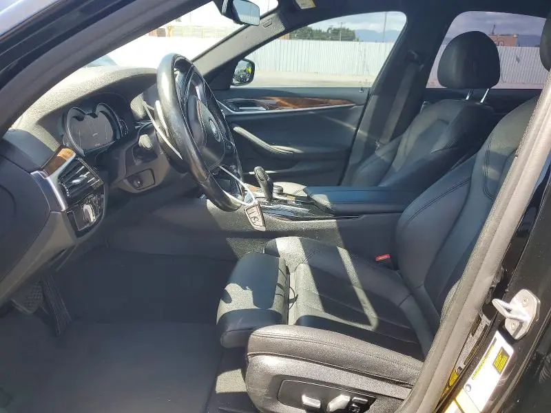 2019 BMW 530E   