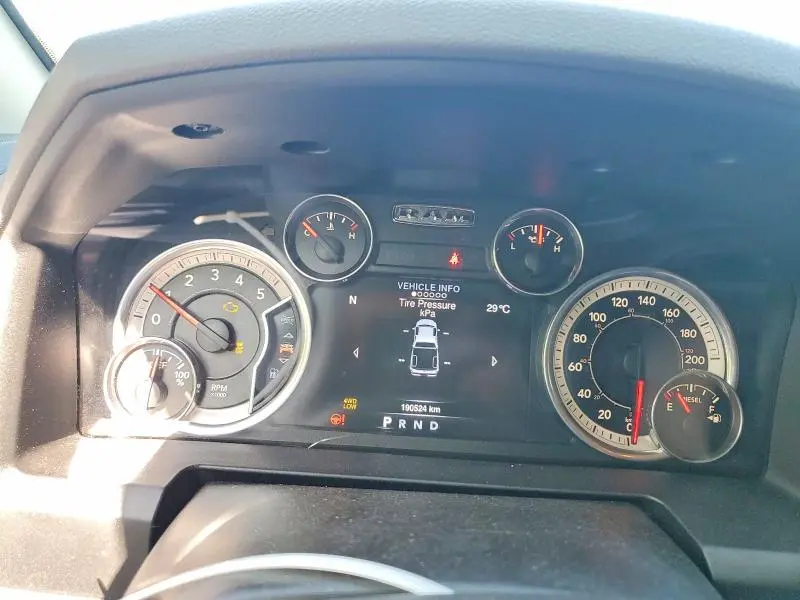 2016 RAM 1500 SLT  