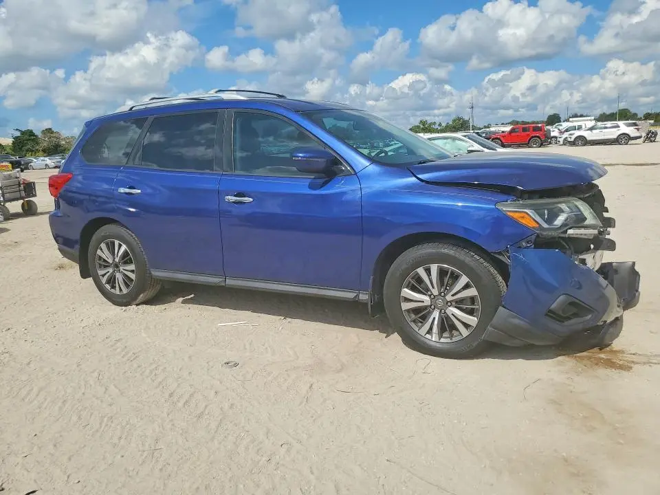 2017 NISSAN PATHFINDER SV  