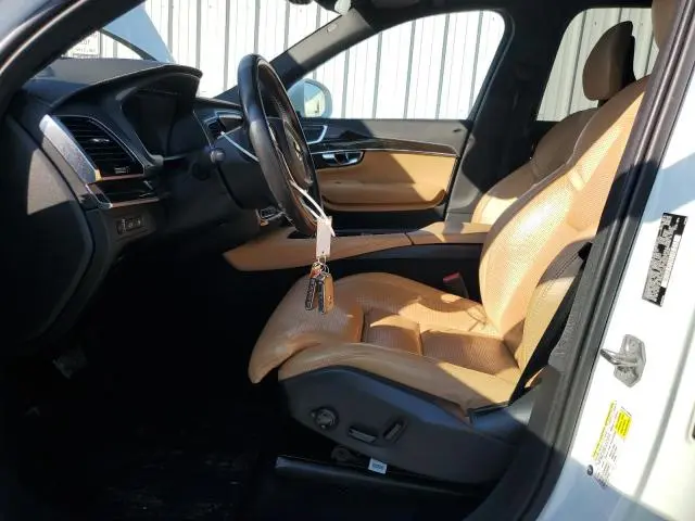 2017 VOLVO XC90 T8  