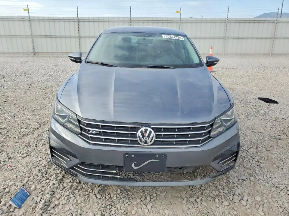 2016 VOLKSWAGEN PASSAT S  
