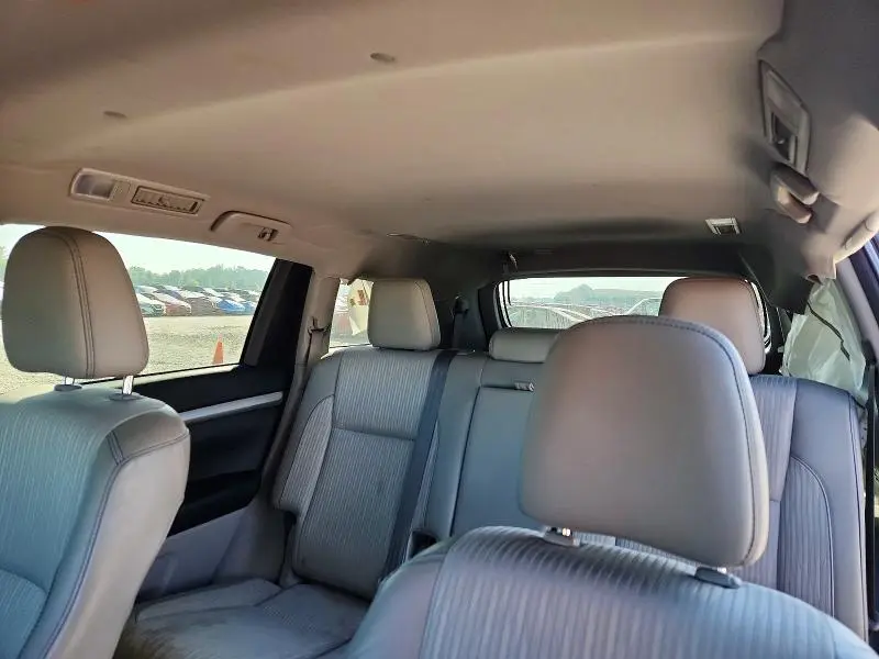 2015 TOYOTA HIGHLANDER LE PLUS  