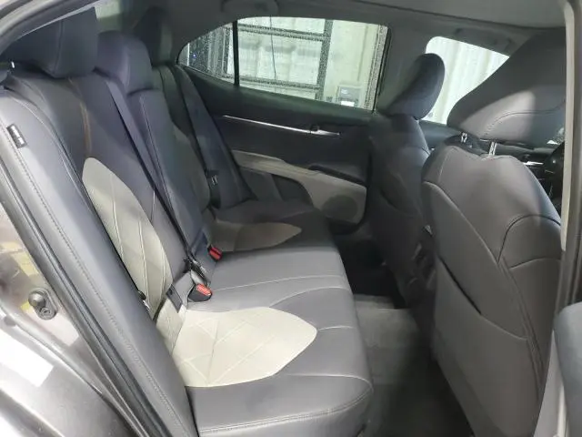 2018 TOYOTA CAMRY XSE  