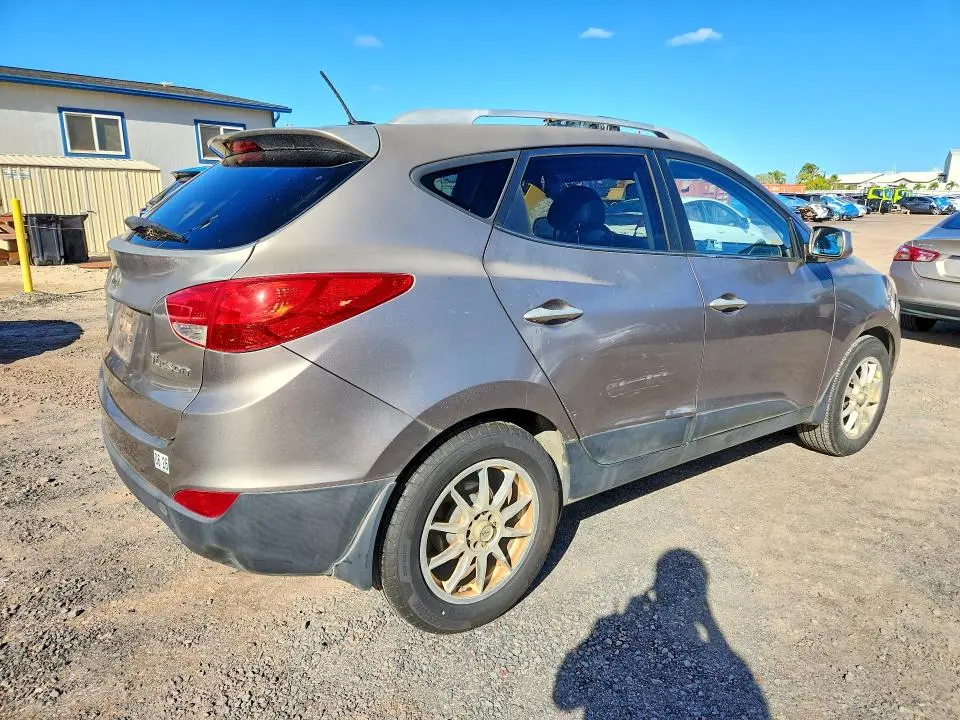 2011 HYUNDAI TUCSON GLS  