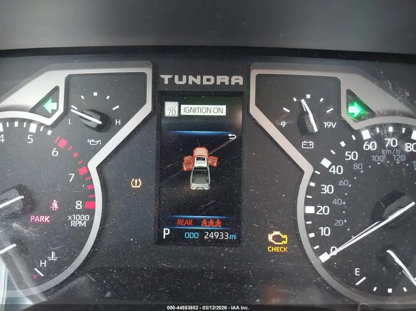 2025 TOYOTA TUNDRA SR5