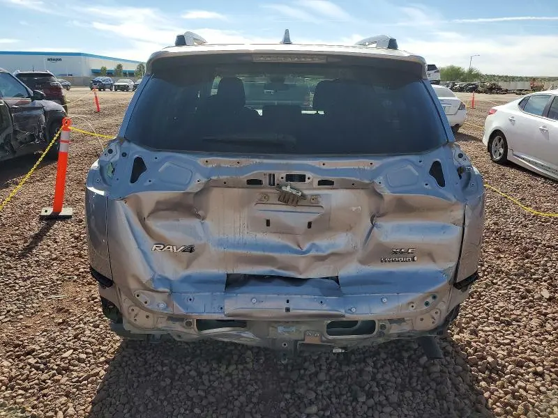 2018 TOYOTA RAV4 HV LE  