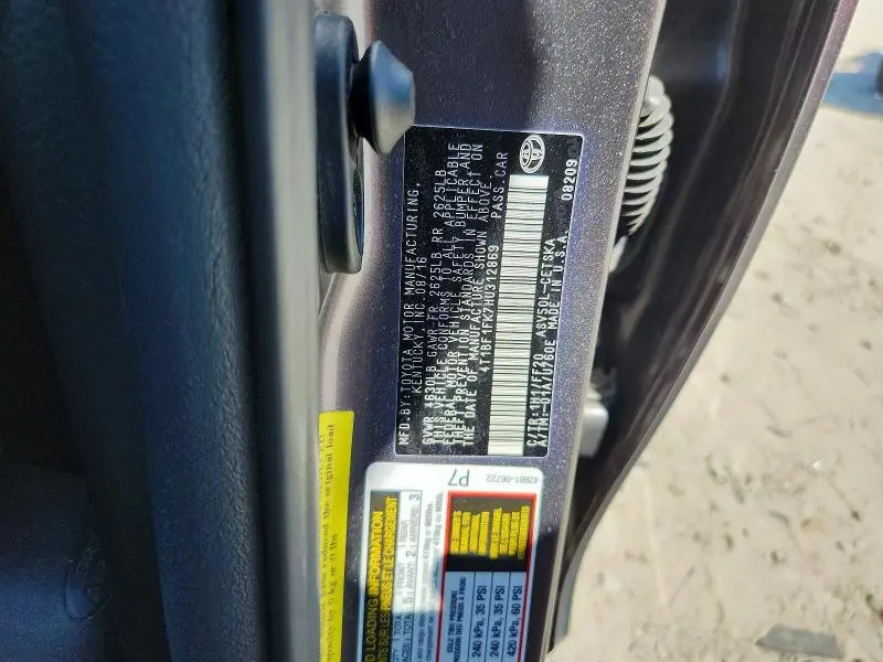 2017 TOYOTA CAMRY SE  