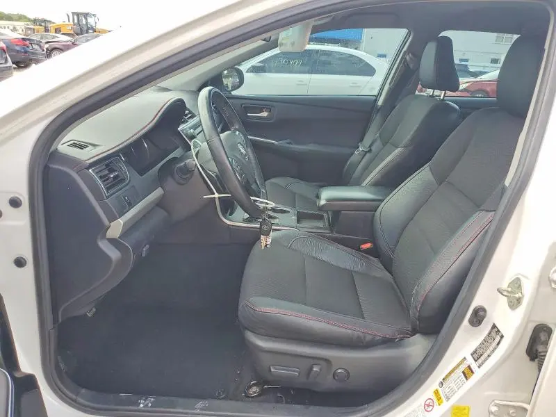 2017 TOYOTA CAMRY SE  