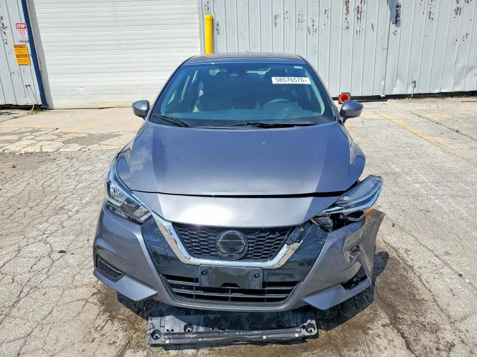 2021 NISSAN VERSA SV  