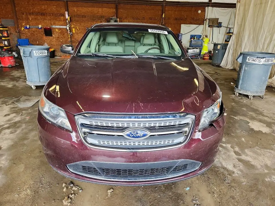 2011 FORD TAURUS LIMITED  