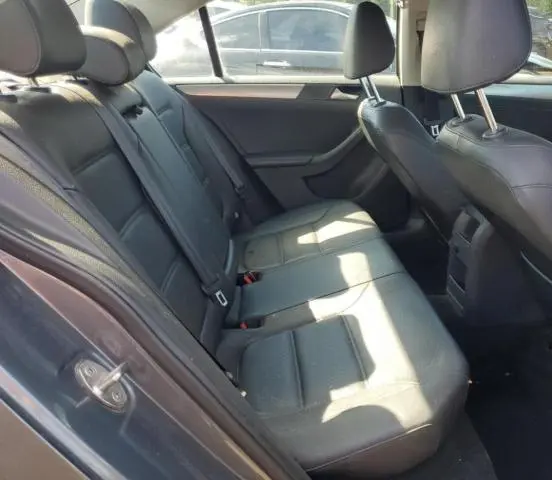 2017 VOLKSWAGEN JETTA SE  