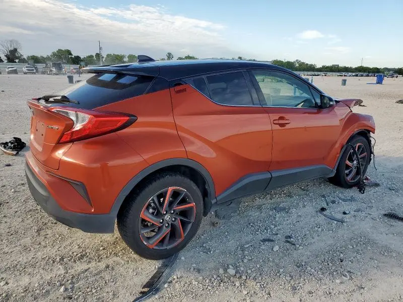 2020 TOYOTA C-HR XLE  
