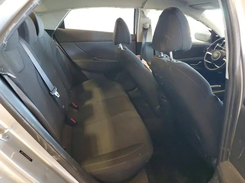 2021 HYUNDAI ELANTRA SE  