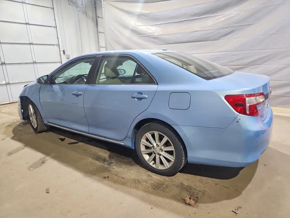 2012 TOYOTA CAMRY XLE  