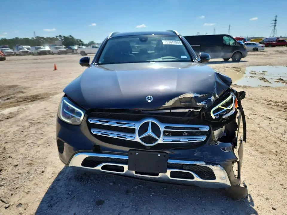 2021 MERCEDES-BENZ GLC 300  