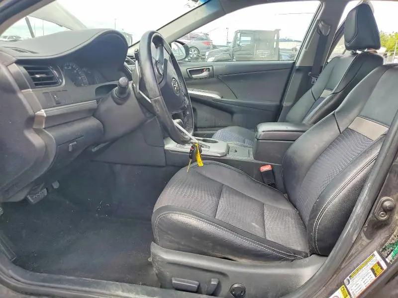 2014 TOYOTA CAMRY SE  