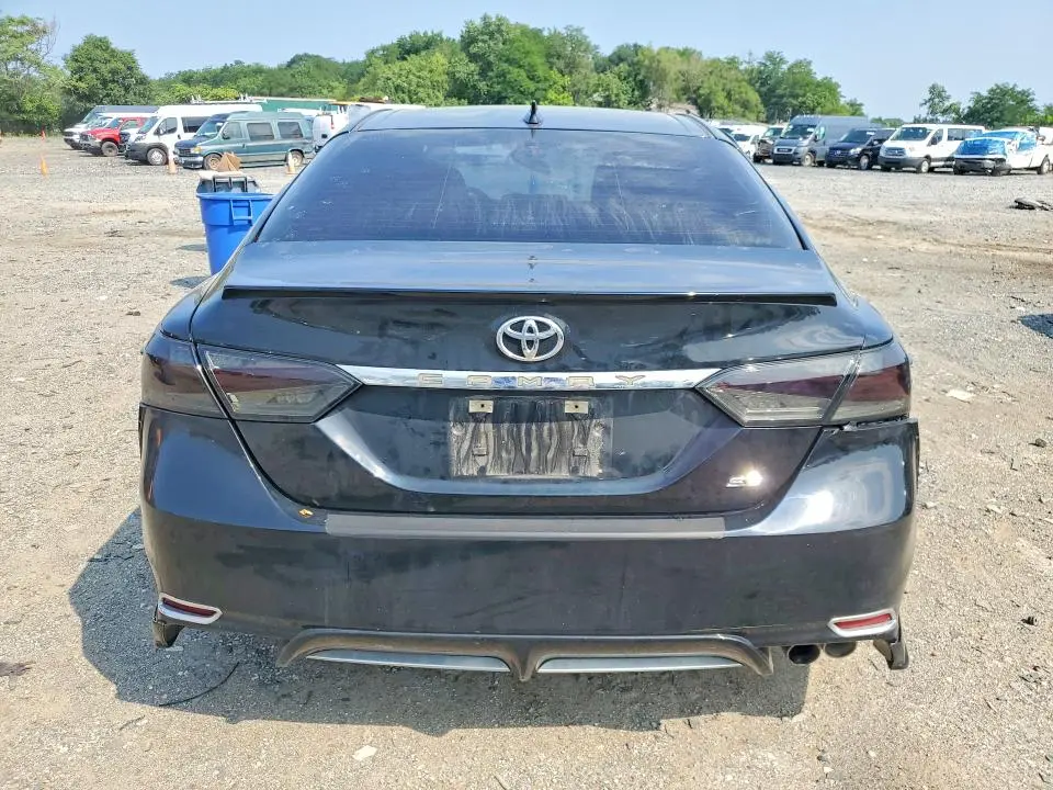 2019 TOYOTA CAMRY SE  
