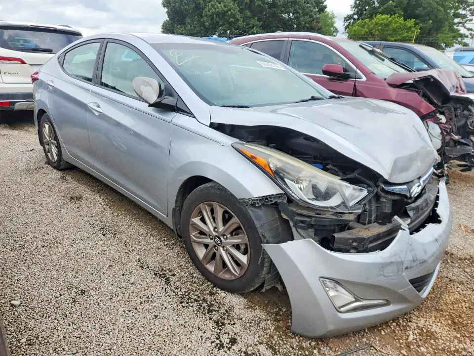 2014 HYUNDAI ELANTRA SE  