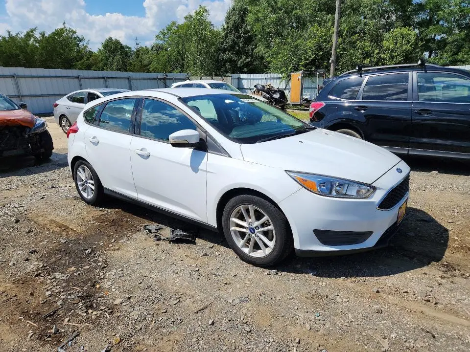 2017 FORD FOCUS SE  
