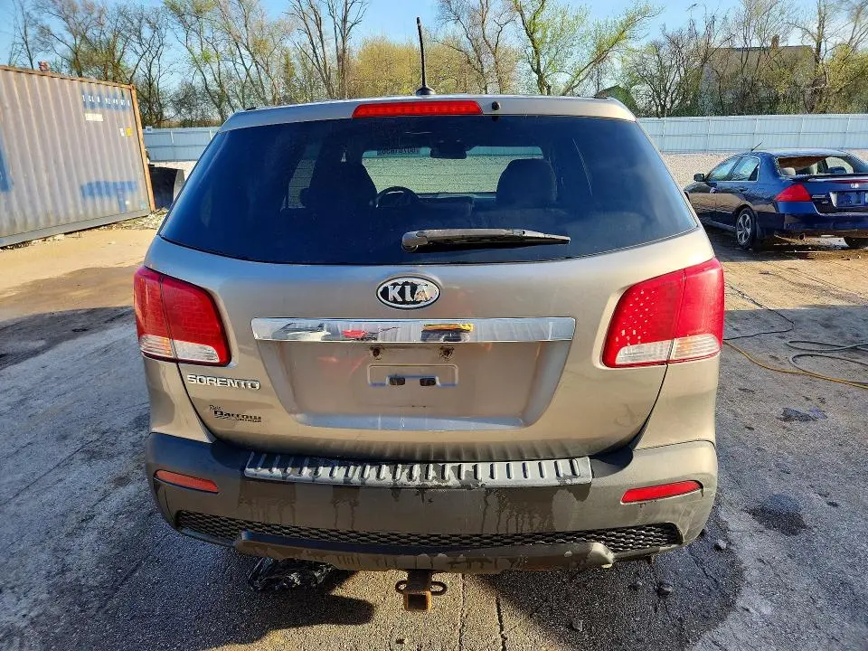 2013 KIA SORENTO LX  