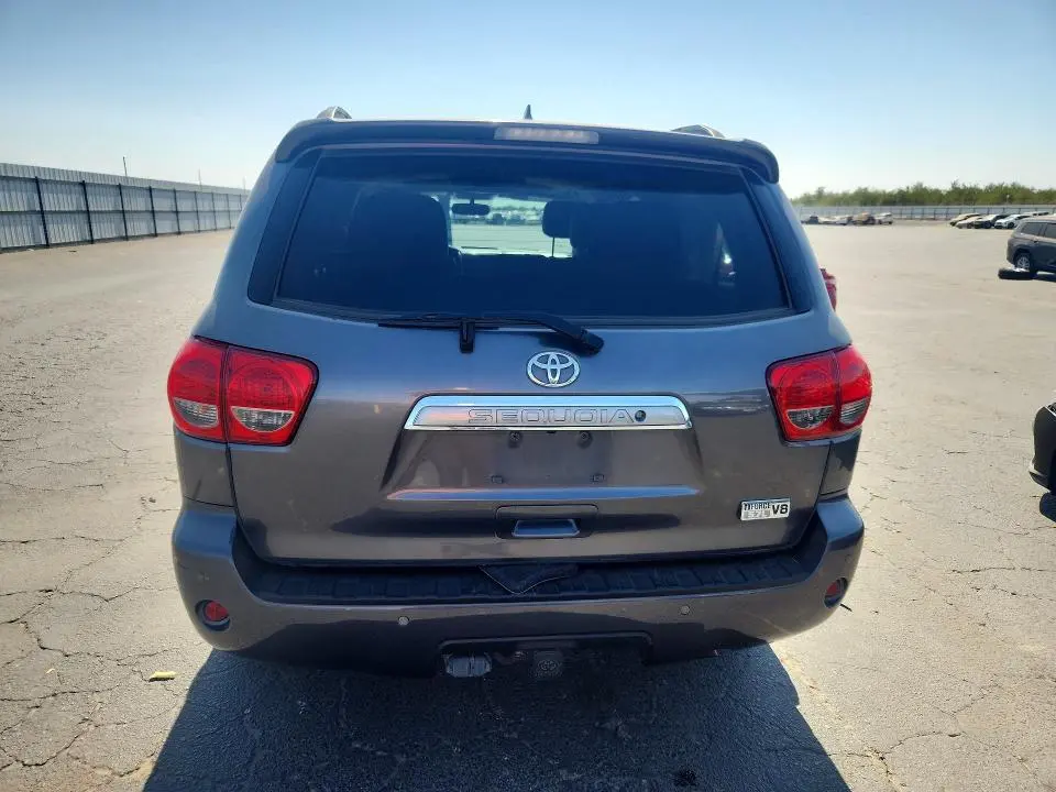 2016 TOYOTA SEQUOIA PLATINUM  