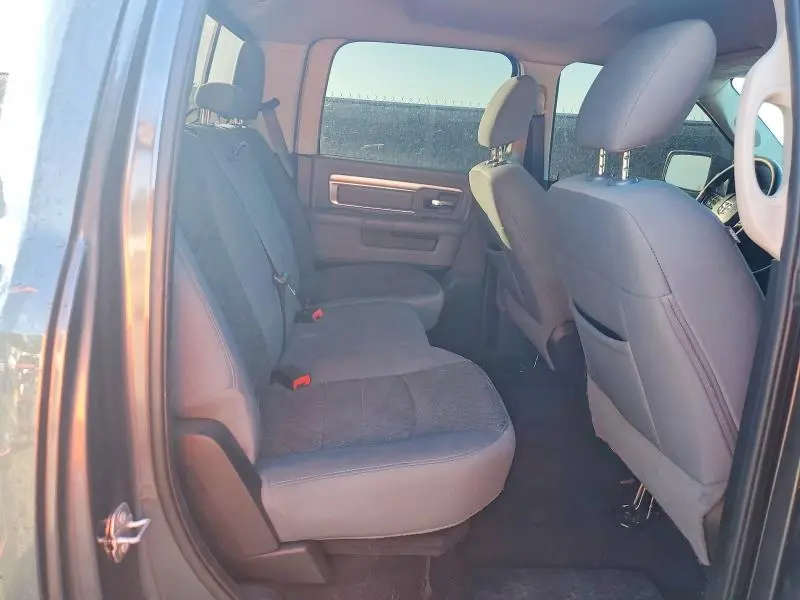2017 RAM 1500 SLT  